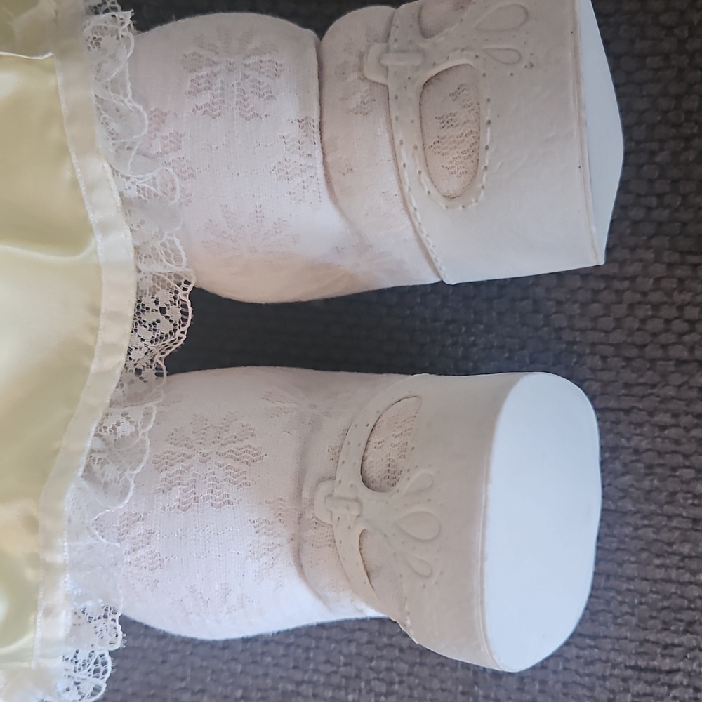 Cabbage Patch Kids Doll in Yellow Dress - Picture 4 of 6